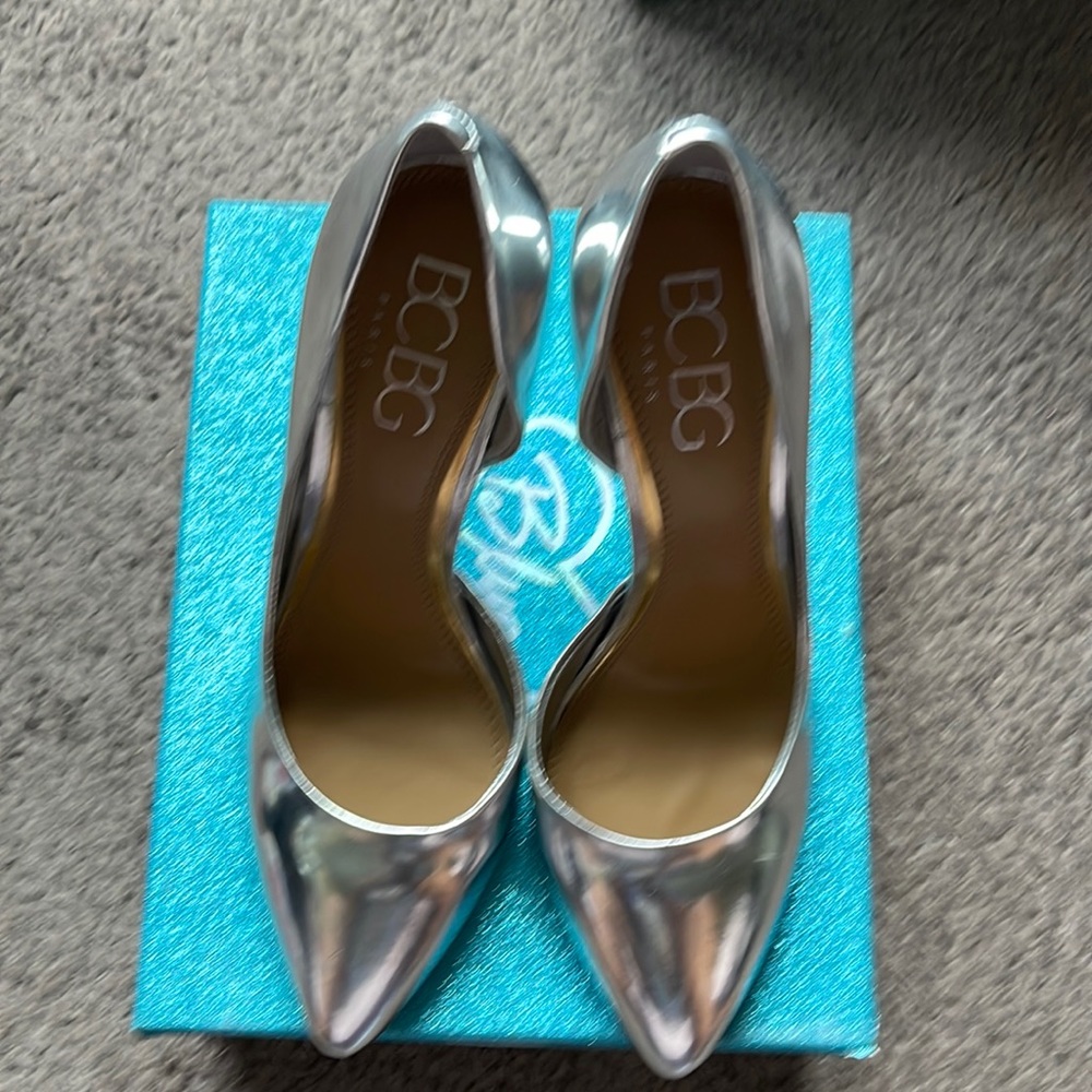 Silver pumps